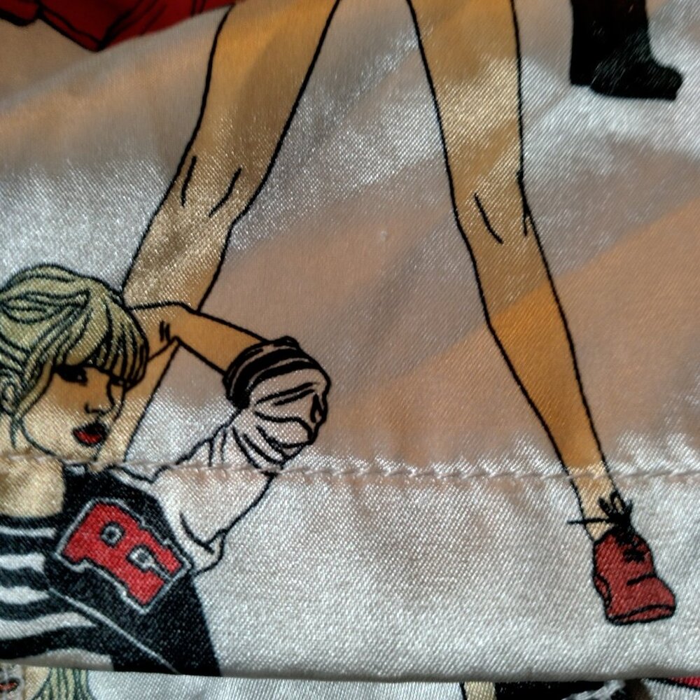 Taylor Swift Pajama Top Shirt Women Large Satin Long Sleeve Red Era Swiftie - Picture 13 of 16